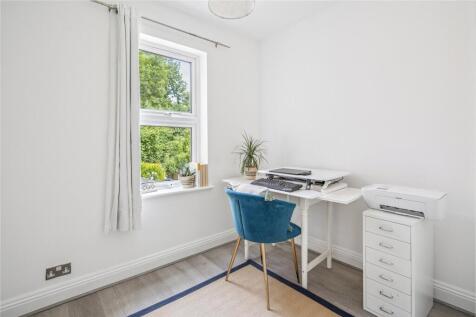Bedroom/Office