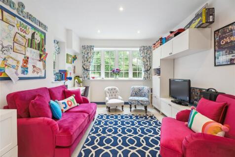 Tv/Play Room
