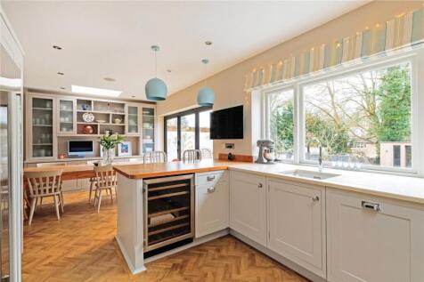 Kitchen/Bfast Room