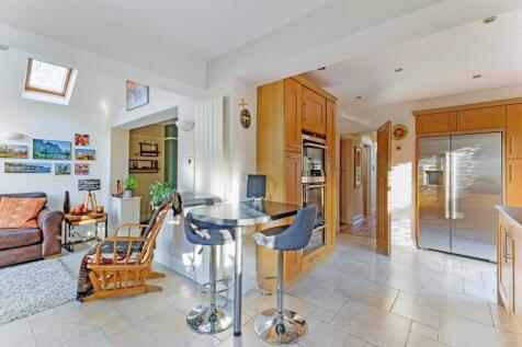 Kitchen/Bfast