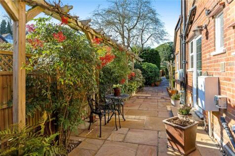 Al Fresco Dining