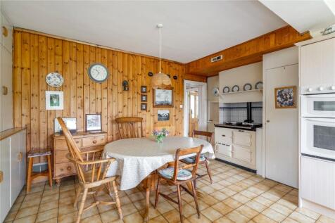 Kitchen/B&#39;fast Room
