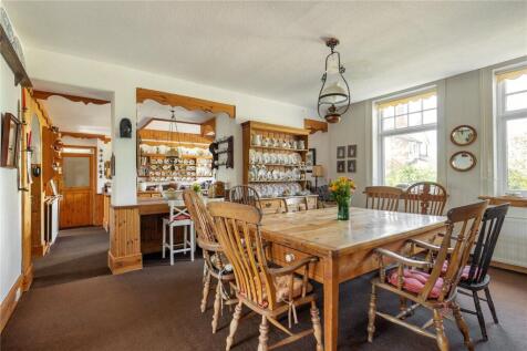 Kitchen/ Dining