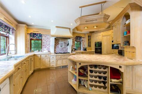 Kitchen/B&#39;fast Room