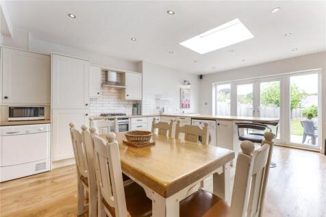 Kitchen/B&#39;fast Room
