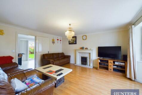 CAM01984G0-PR0281-STILL018.jpg
