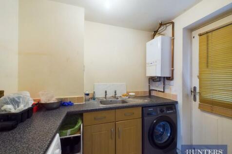 CAM01984G0-PR0281-STILL025.jpg