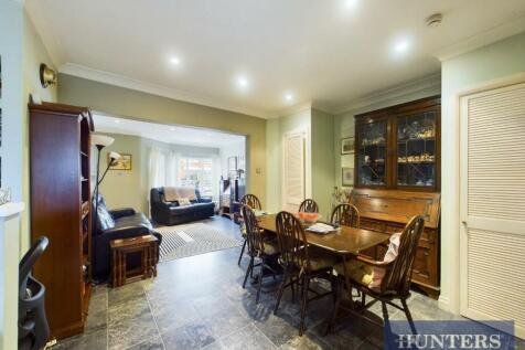 CAM03636G0-PR0011-STILL013.jpg