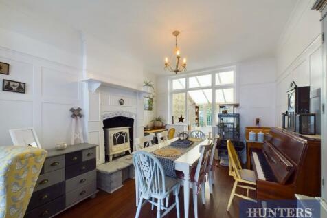CAM03696G0-PR0239-STILL015.jpg