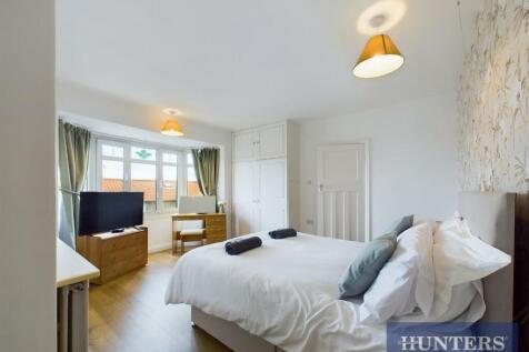 CAM03696G0-PR0262-STILL013.jpg