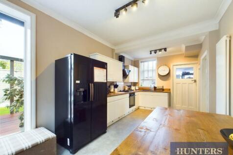 CAM03696G0-PR0267-STILL009.jpg