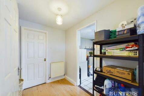 CAM03696G0-PR0276-STILL009.jpg
