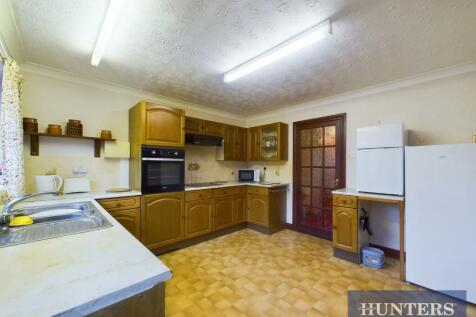 CAM03696G0-PR0283-STILL003.jpg