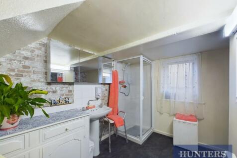 CAM03696G0-PR0320-STILL005.jpg