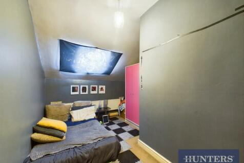 CAM03696G0-PR0307-STILL009.jpg