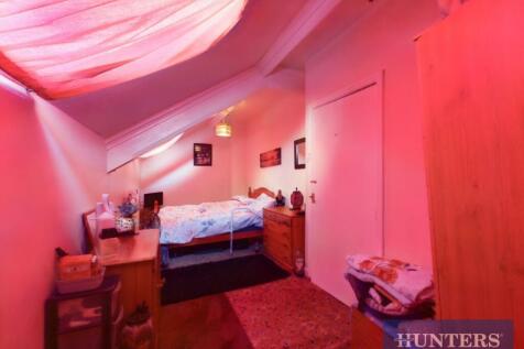CAM03696G0-PR0306-STILL003.jpg