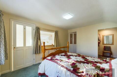 CAM03696G0-PR0339-STILL020.jpg