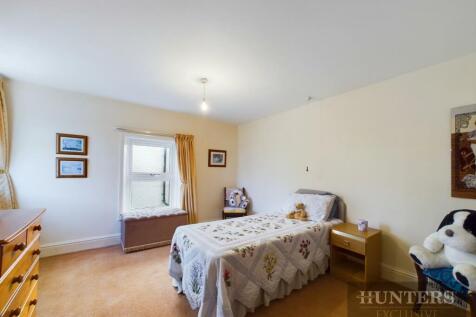 CAM03696G0-PR0339-STILL006.jpg