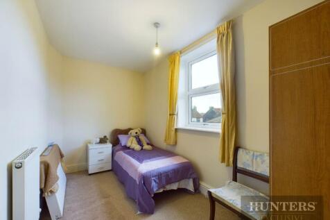 CAM03696G0-PR0339-STILL005.jpg
