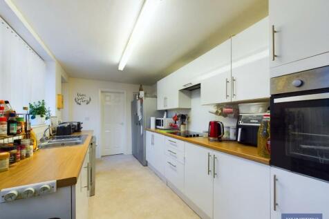 CAM03696G0-PR0349-STILL012.jpg