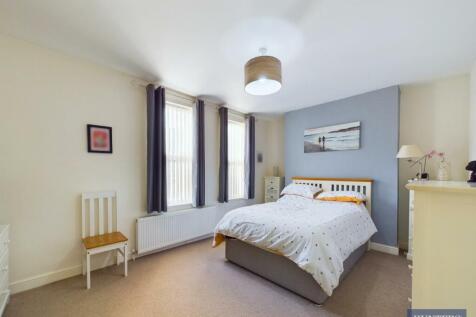 CAM03696G0-PR0349-STILL003.jpg