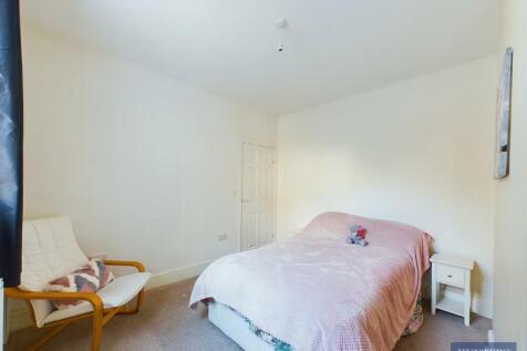 CAM03696G0-PR0349-STILL005.jpg