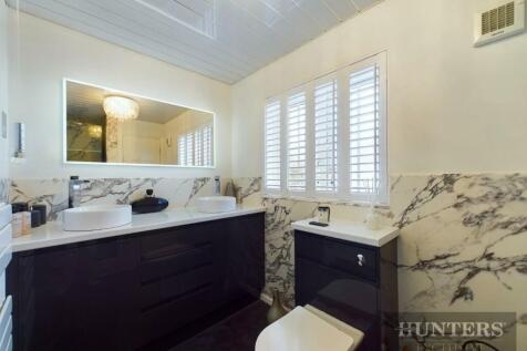 CAM03696G0-PR0342-STILL017.jpg