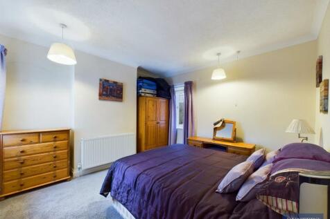 CAM03696G0-PR0353-STILL003.jpg