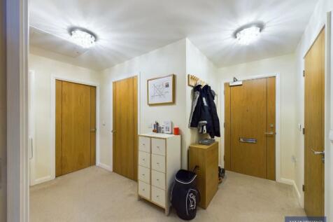 CAM03696G0-PR0352-STILL013.jpg