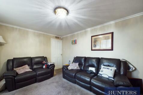 CAM03696G0-PR0373-STILL010.jpg