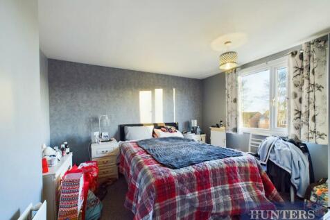 CAM03696G0-PR0373-STILL004.jpg