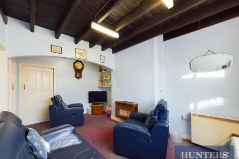 CAM03696G0-PR0374-STILL017.jpg
