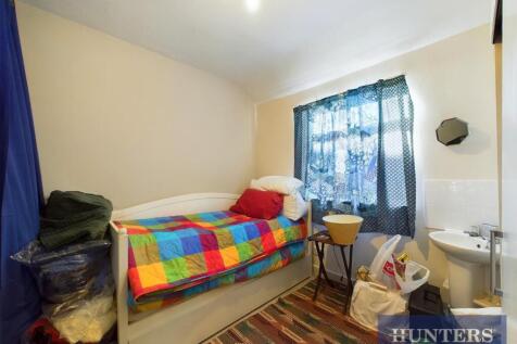 CAM03696G0-PR0385-STILL009.jpg