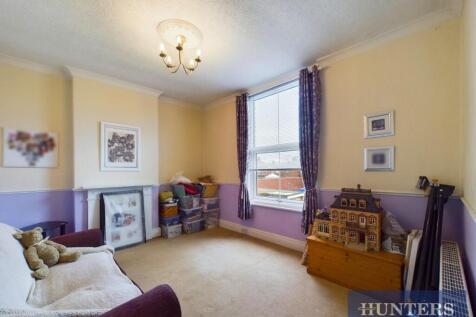CAM03696G0-PR0406-STILL008.jpg