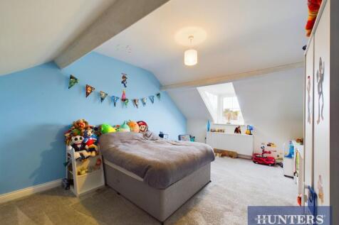 CAM03696G0-PR0406-STILL002.jpg