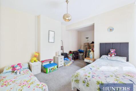 CAM05333G0-PR0133-STILL007.jpg