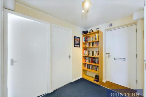 CAM03696G0-PR0429-STILL008.jpg