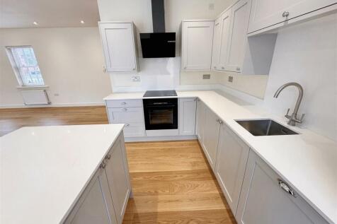 Kitchen side (1).jpg