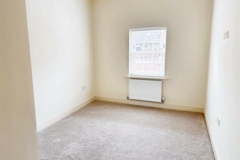 Bed 3.jpg