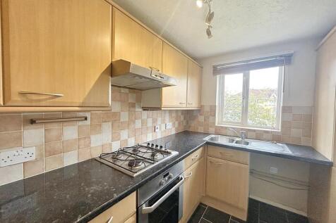 Kitchen 2.jpg