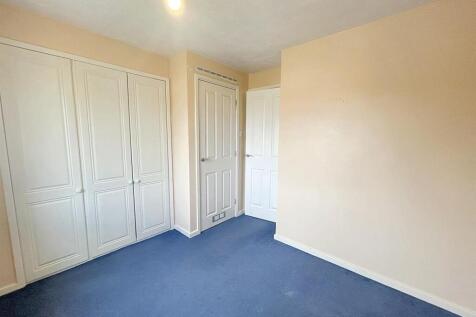 Bedroom 1.jpg