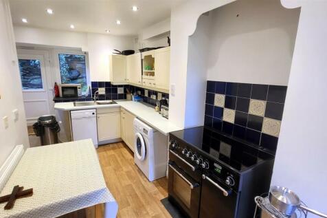 Kitchen (cottage 2)