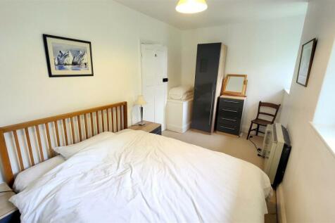 Bedroom (cottage 1)