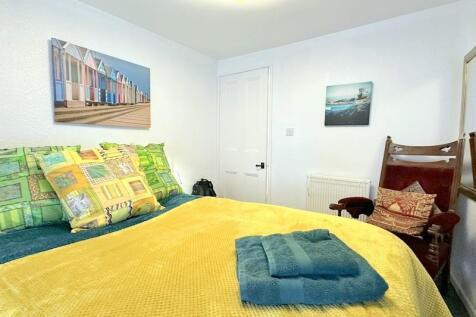 Bedroom 2_2.jpg