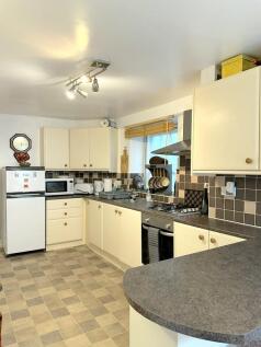 Kitchen 4.jpg