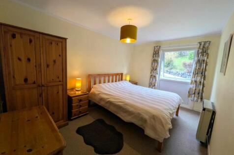 Bedroom 2 (2).jpg