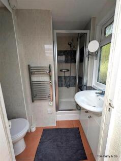 Shower Room.jpg