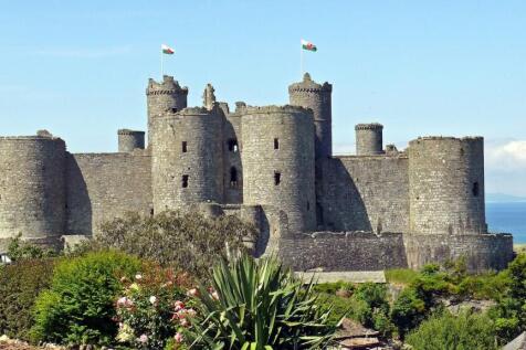 Harlech Castle.jpg