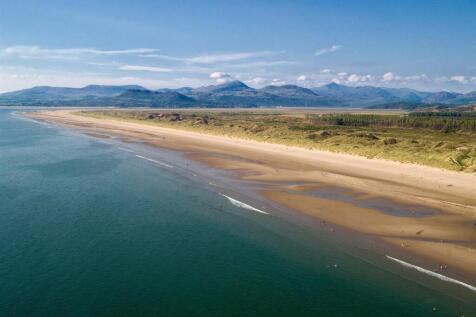 Harlech beach.jpg