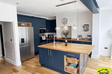 Open plan family kitchen